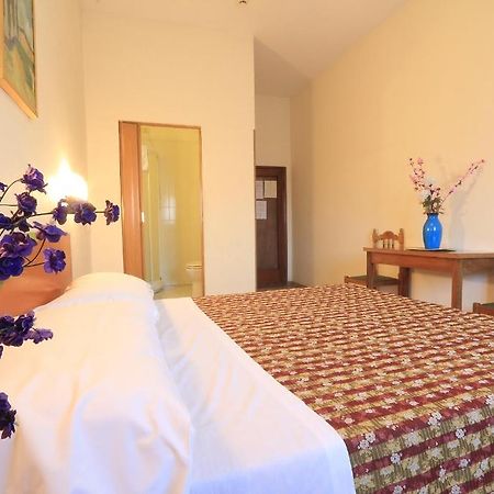 Hotel Ottaviani Florencia Habitación foto