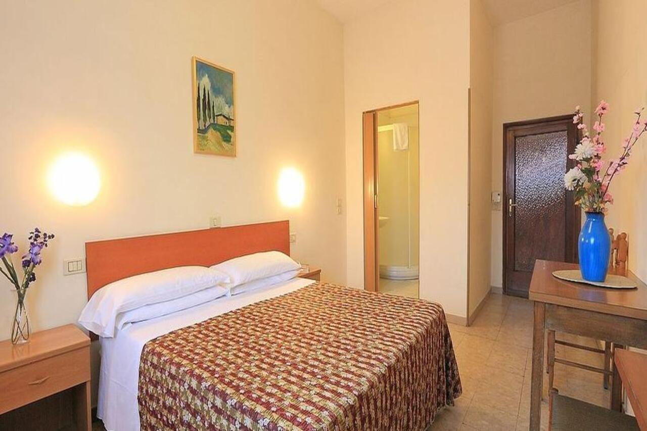 Hotel Ottaviani Florencia Exterior foto
