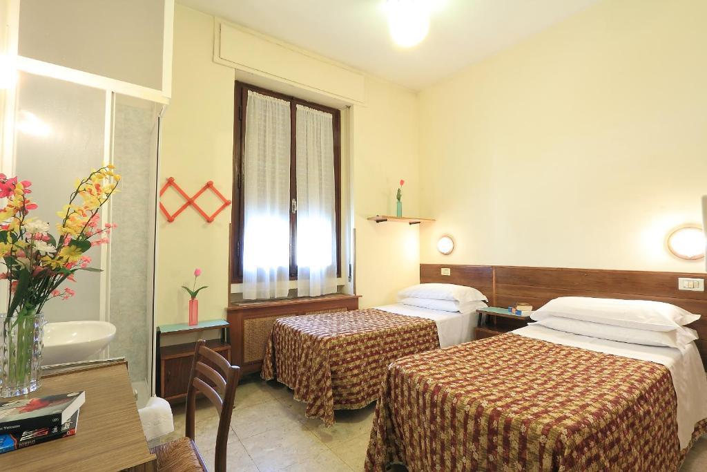 Hotel Ottaviani Florencia Exterior foto